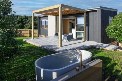 Waikanae Maison | Old Beach Pods, Te Moana