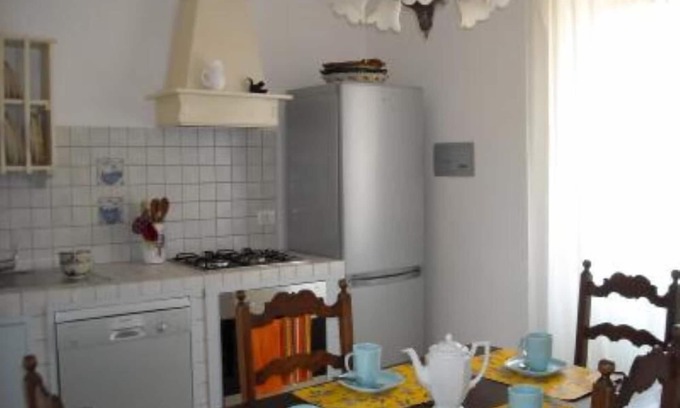 Tessennano Appartement | Vue sur la campagne du village perché sur les collines de la Maremma - Wifi