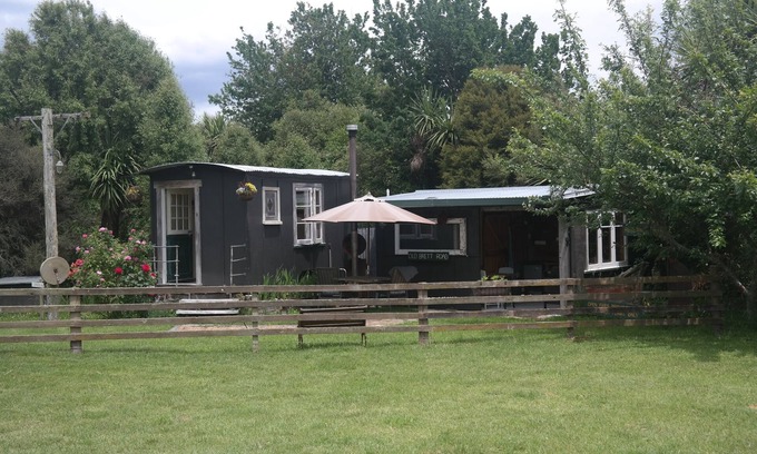 Rerewhakaaitu Cabine | Old Brett Rd Hut