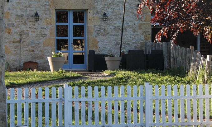Villeneuve d'Aveyron Maison | Bâtisse ancienne, avec piscine privée au coeur d'un petit mas quercynois.
