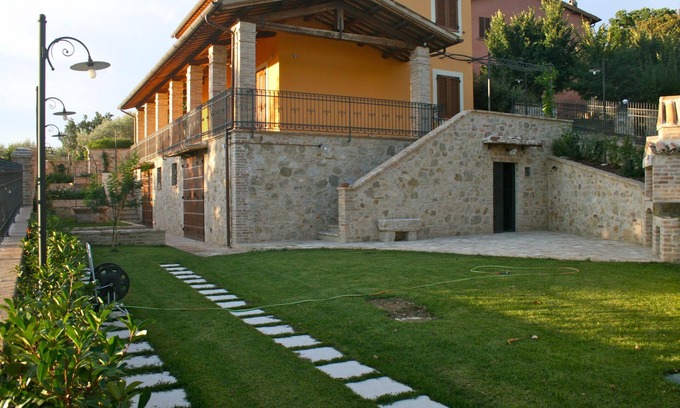 Foligno Maison | Ancienne maison de campagne et piscine dans les collines de l'Ombrie entre Foligno et Assise