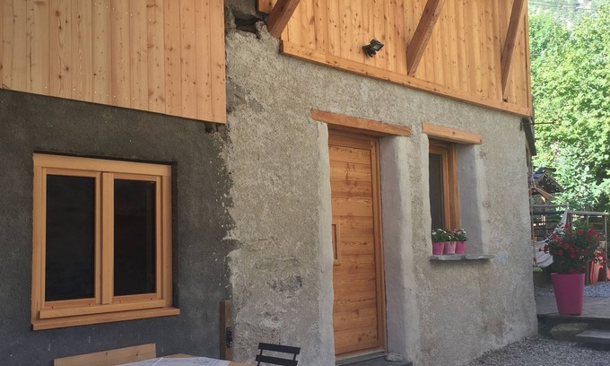 Le Bourg-d'Oisans Appartement | Ancien Château Delphinal - coach house studio appartment