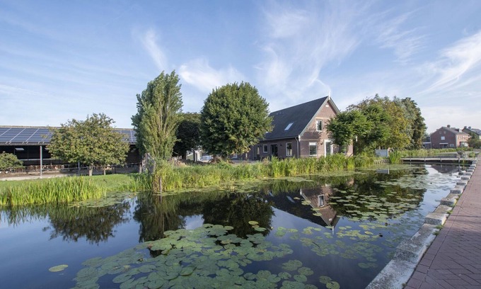 Leidschendam Appartement | Old Dutch stable from about 1890 renovated into apartments