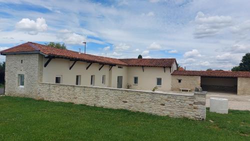 Chaumesnil Maison | Old Farmhouse