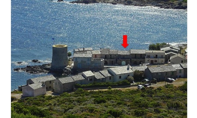 Tollare Maison | Ancien cabanon de pêcheurs les pieds dans l'eau