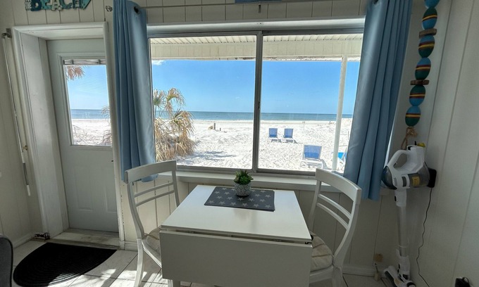 Indian Shores Cottage | NOUVEAU SUR LE MARCHÉ !! CHALET AVANT DE PLAGE DIRECT - PASSEZ À LA SAISON!