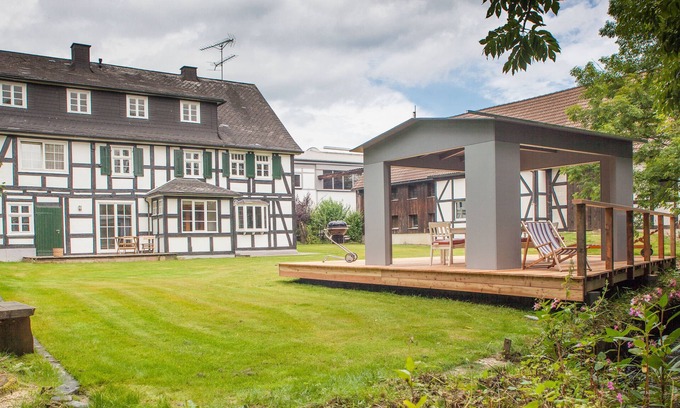 Oberschledorn Maison | Ancienne maison à colombages d'un ancien moulin à eau, jardin de 600 m²