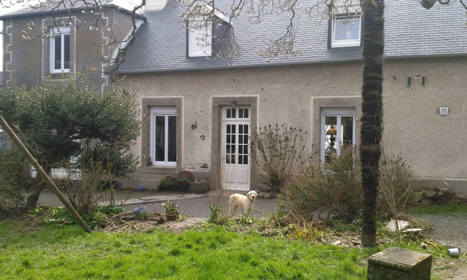 Brasparts Maison | Ancienne maison avec jardin privatif, possibilité d'accueil de chevaux.