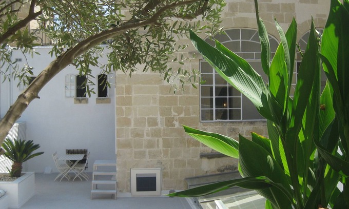 Cospicua Maison | Ancien moulin restauré en habitation de charme dans quartier historique