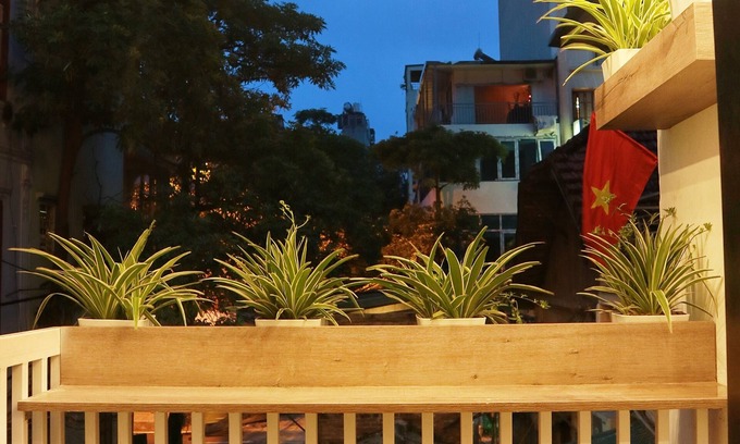 Truc Bach Appartement | Vieux quartier -Balcon beaucoup de soleil et maison confortable