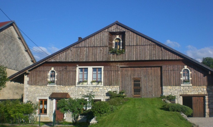 La Chenalotte Appartement | ancienne ferme comtoise rénovée à La Chenalotte, village à 20 km de la Suisse
