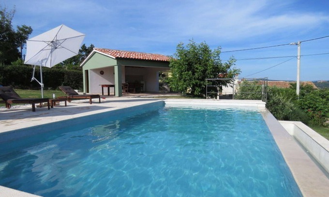 Topid Maison | Maison ancienne rénovée avec piscine privée, romantique, calme, conviviale et familiale