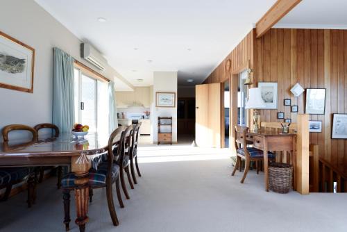 Low Head Maison | Old-School Charm Meets Beachside Bliss