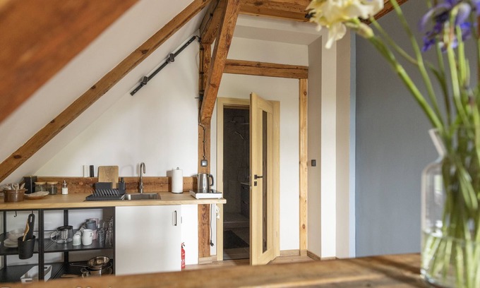 Miroslawiec Appartement | Old School in the Countryside by the Lake Reserve