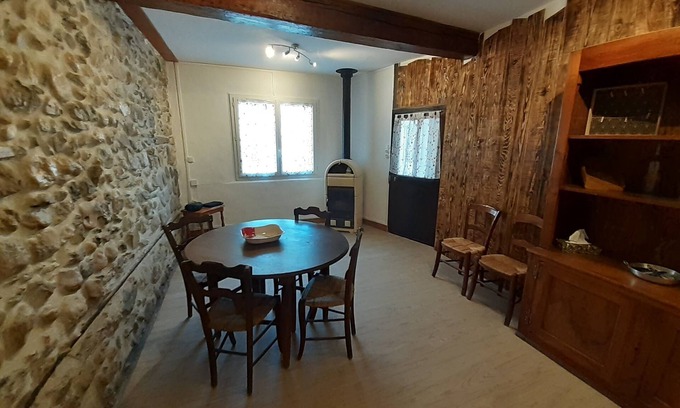 Quillan Maison | old stone village house