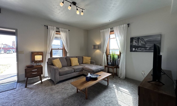 Arvada Appartement | Old Town Arvada Charm - 2 bedroom!