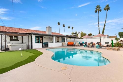 Peaceful Valley Maison | Old Town Oasis Wheated Pool, Hot Tub, & Fire Pit