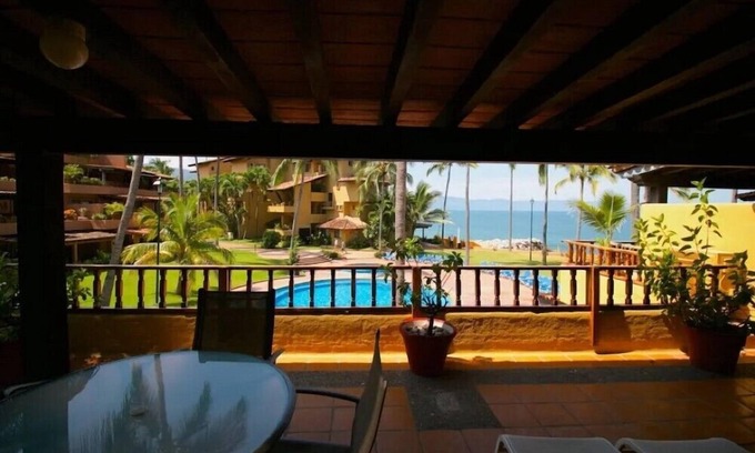 South Hotel Zone Hôtel | Old Vallarta Studio with Tennis Court and Garden