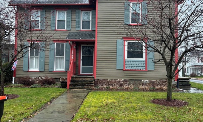 West Milton Maison | Old Victorian Duplex