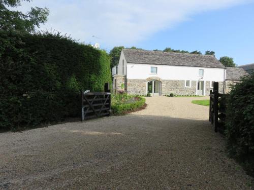 Woodford Maison | Old Village Barn
