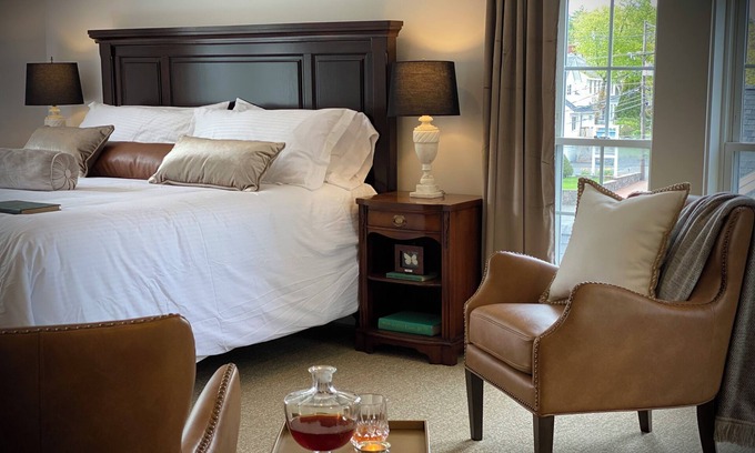 Ogunquit Hôtel | Old Village Inn - Newly renovated historic inn located in the heart of Ogunquit!
