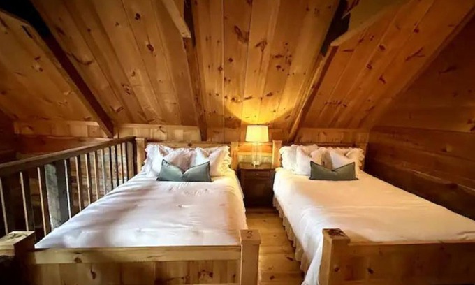 West Point Cabine | Old Waverly Thinking Cabin