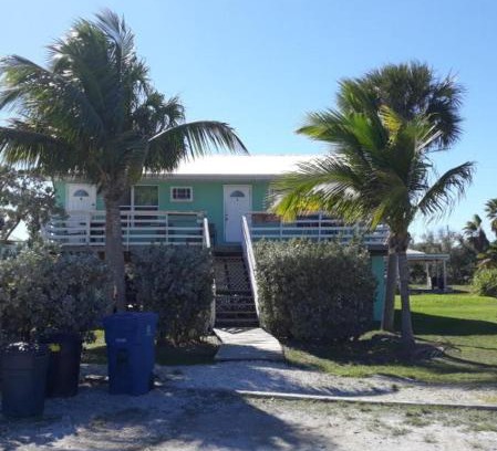 Punta Brisa Cabine | Old Wooden Bridge Resort & Marina