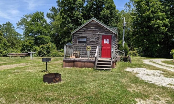 Helmsburg Cabine | Cabane Rustique 14 ....