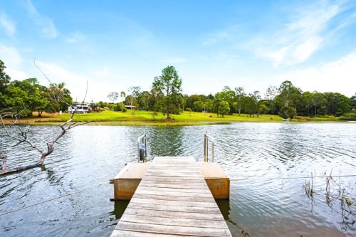 Yungaburra Maison | Oleander Escape Lake Front Retreat