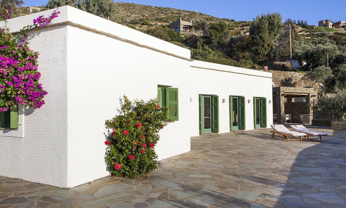 Batsi Villa | Olive Tree House - vie confortable, vue imprenable sur la mer, barbecue et jardin