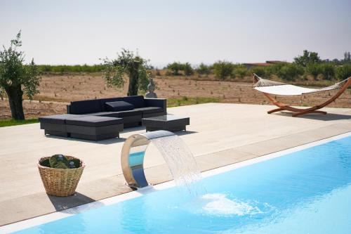 Fundao Maison | Oliveira House