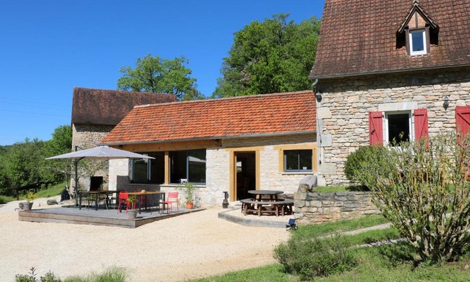 Espagnac-Sainte-Eulalie Lit Et Petit-Déjeuner | Oltarcie - Maison d'hôte avec piscine