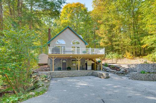 Farmington Maison | On Baxter Lake Wooded Retreat Near Trails