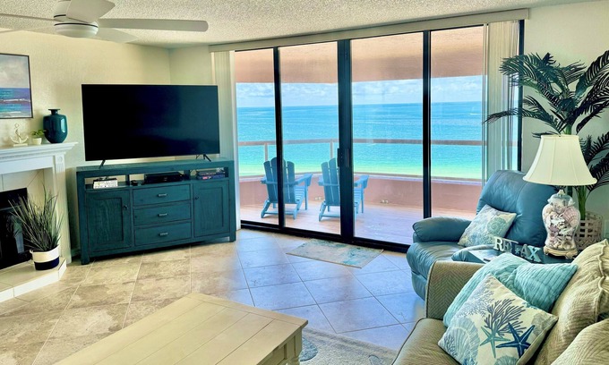 Sand Key Copropriété | ON BEACH End Unit @ Crescent Beach Club. Amenities Galore w/AMAZING 320° Views!!