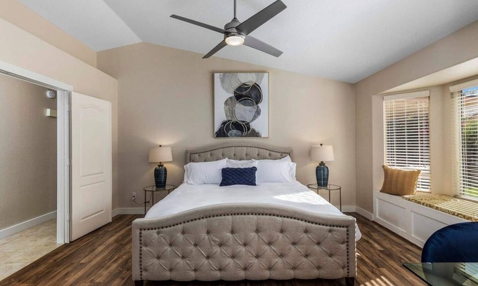 Gilbert Maison | On HGTV Show House Hunters! Heated Pool! Family & Dog friendly, Prime location!
