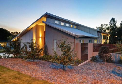 Calare Maison | On Par for a Great Escape