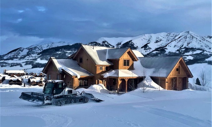Mount Crested Butte Maison | Ski In/Out on resort in Prospect Development-Oversized Hot Tub & Trampoline