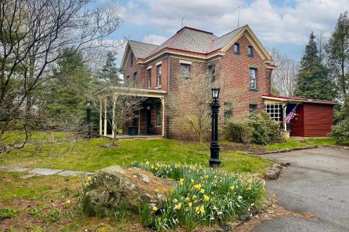 McClellandtown Maison | On-Site Winery and Historic Charm Uniontown Escape