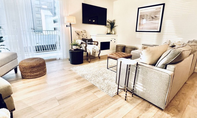 Crescent Beach Copropriété | ON the Beach! Fully Updated Condo with Beach/River Views- Longer Stay Discounts