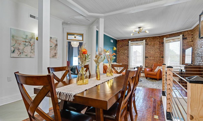 Wellsville Appartement | On The Bricks Loft, Wellsville, KS