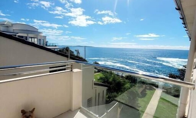 Cronulla Appartement | On The Esplanade sunny apt with a view