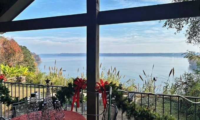 Eufaula Maison | On the lake AND in Downtown Eufaula