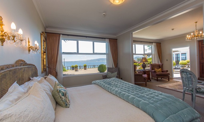 Kawaha Point Cabine | On The Point - Lake Rotorua