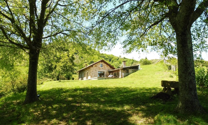 Itxassou Maison | Sur les crêtes de la montagne Mondarrain