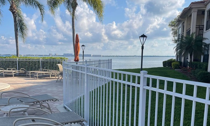 Casa del Mar Appartement | On the water and golf course view