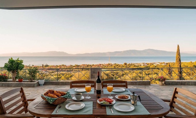 Xylokastro-Evrostina Maison | Onar Zin Seabliss - Mike Poolside Getaway
