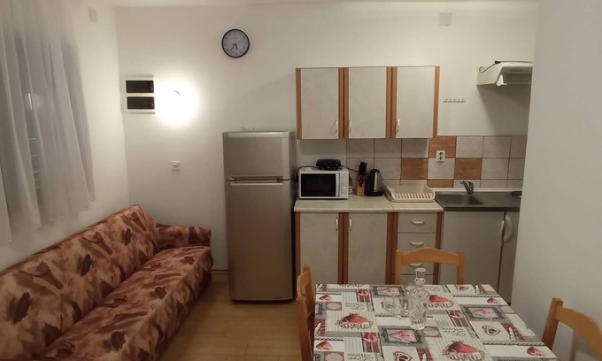 Rovanjska Appartement | Appartement d'une chambre avec la terrasse et la vue sur le mer Rovanjska, Paklenica (A-23758-b)