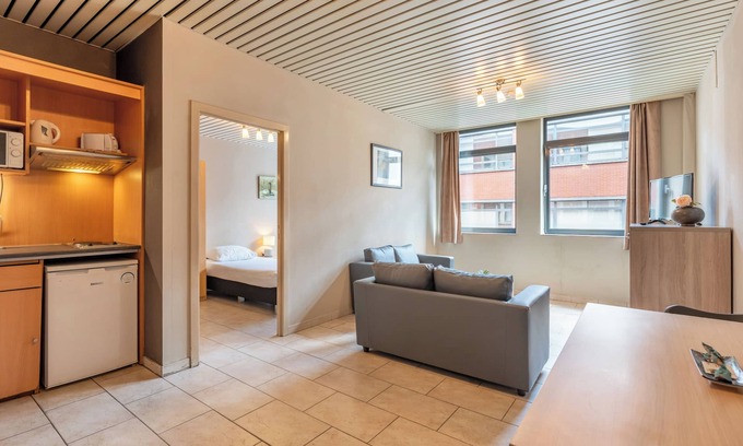 Begijnhof's Wijk Appartement | One Bedroom Apartment near North Station