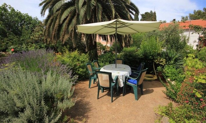 Veli Losinj Appartement | Appartement d'une chambre avec la terrasse Veli Losinj, Losinj (A-8029-a)