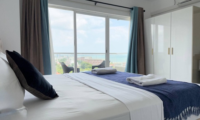 Negombo Appartement | One-Bedroom Apartment at OceanBreeze by TidesEnd-Sea&City View with rooftop pool